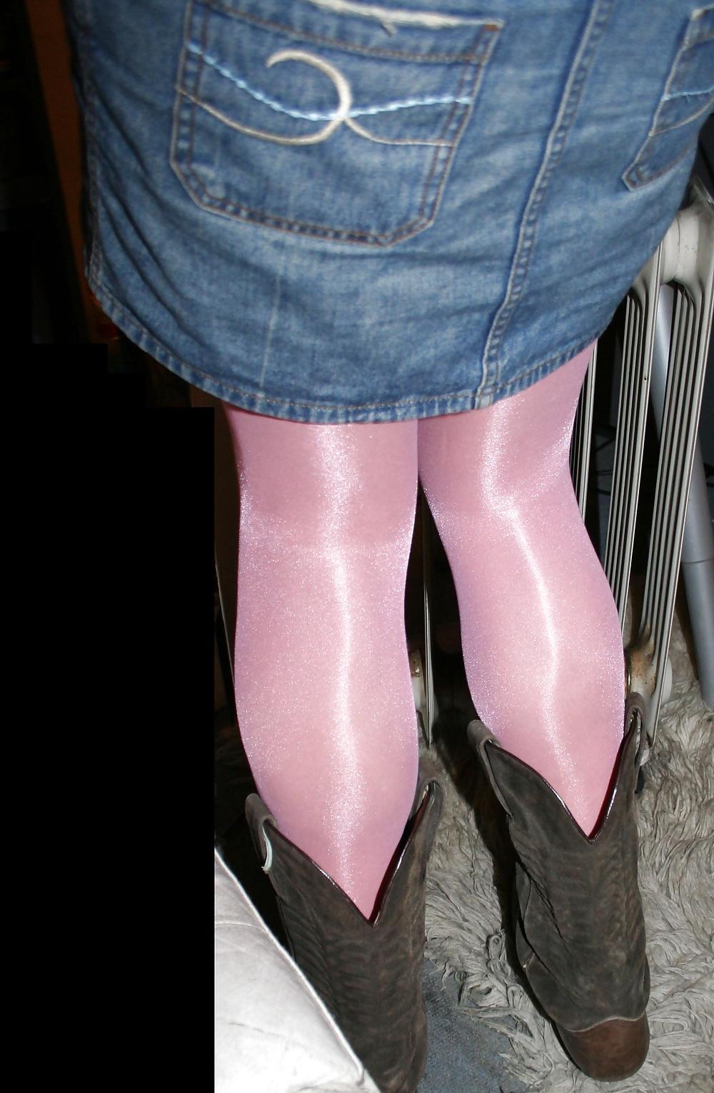 17P Long Legs in Pink Pantyhose