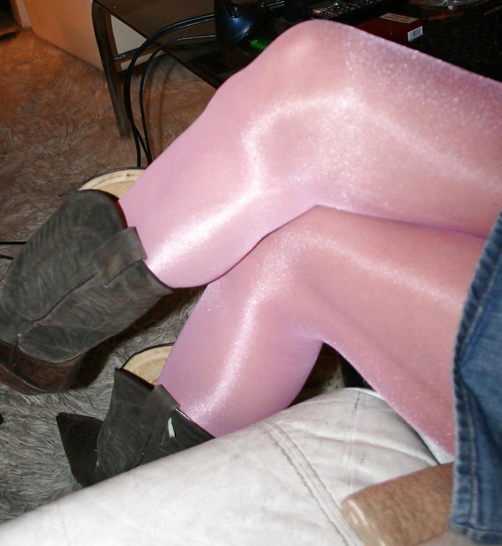 17P Long Legs in Pink Pantyhose