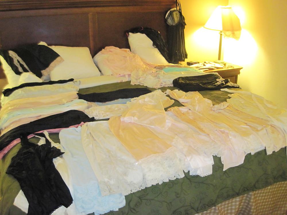 13P Doll up time in the hotel