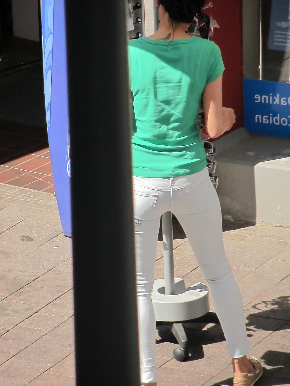 25P Jeans Ass 16 Voyeur