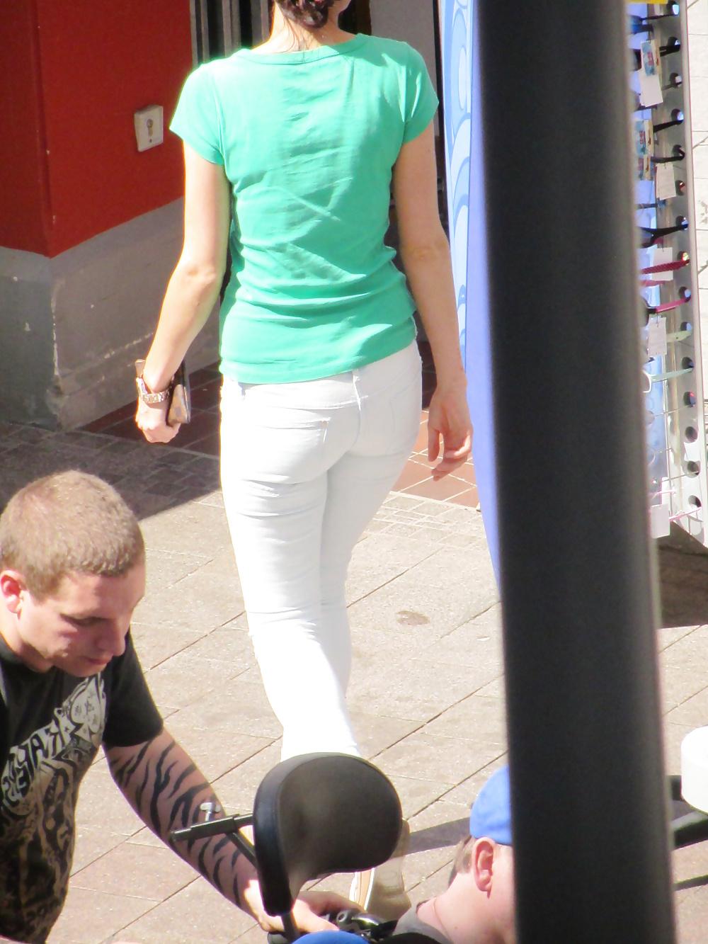25P Jeans Ass 16 Voyeur