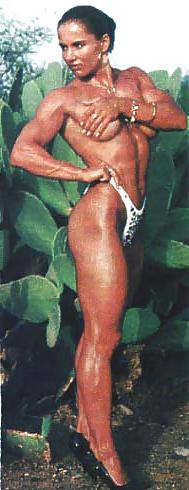 24P Zuzana Korinkova - female bodybuilder