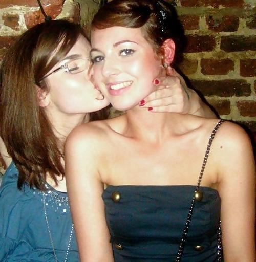 17P Friends of an xhamster friend - how would you fuck them?