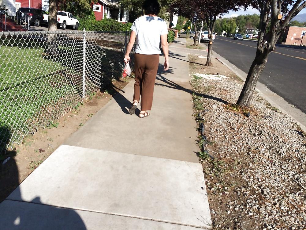 7P Candid slender 30ish Filipina in pants sweet ass some vpl