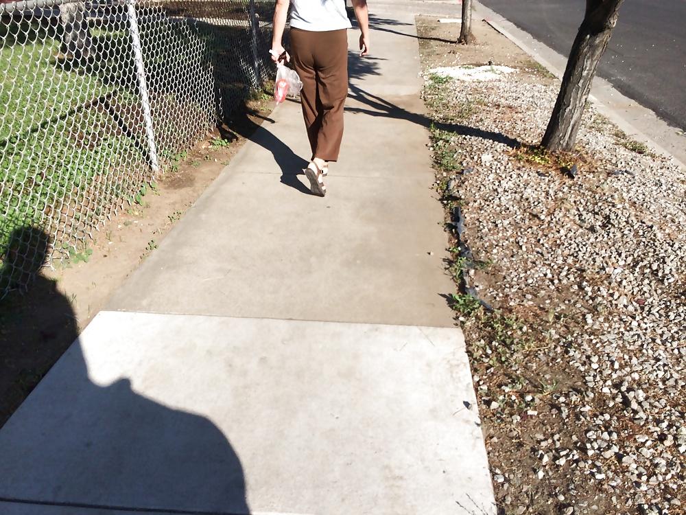 7P Candid slender 30ish Filipina in pants sweet ass some vpl