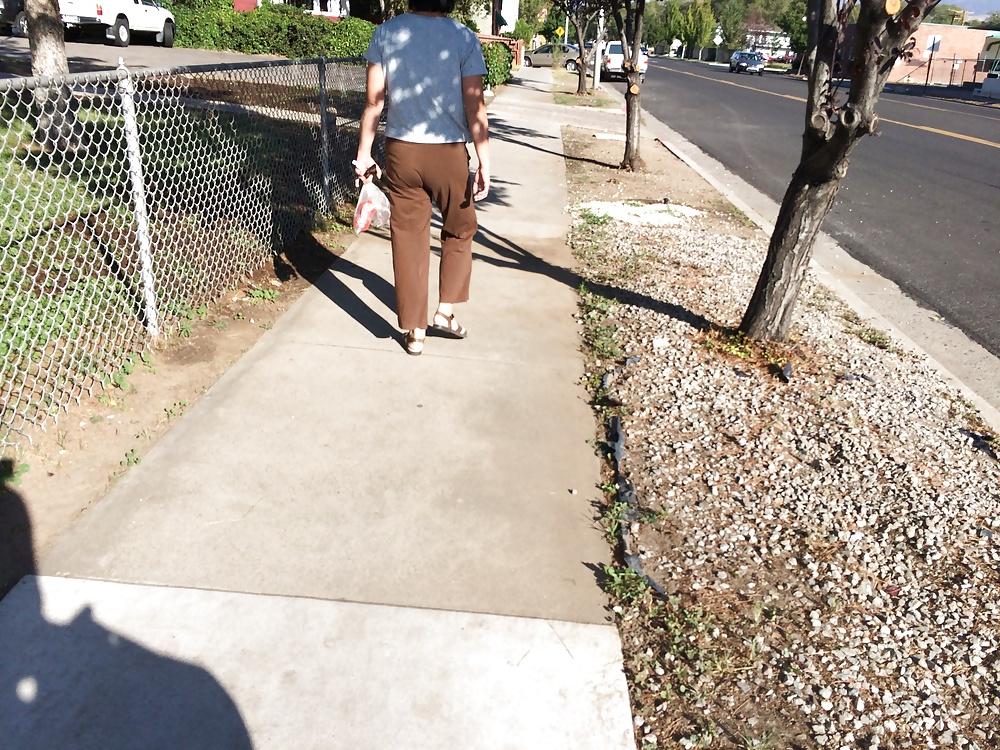 7P Candid slender 30ish Filipina in pants sweet ass some vpl
