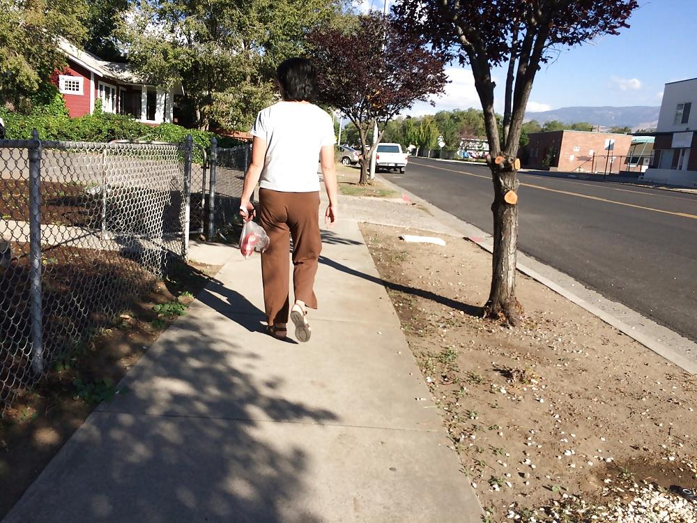 7P Candid slender 30ish Filipina in pants sweet ass some vpl