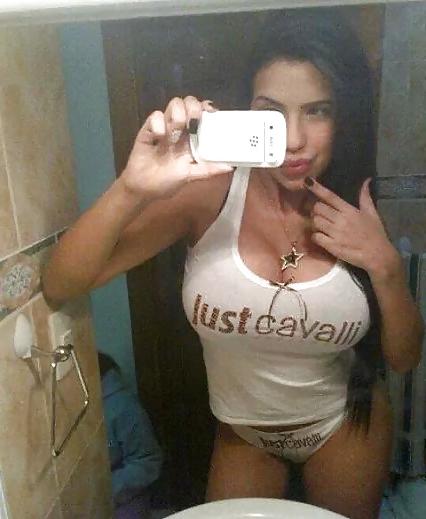 25P Bombshell latina