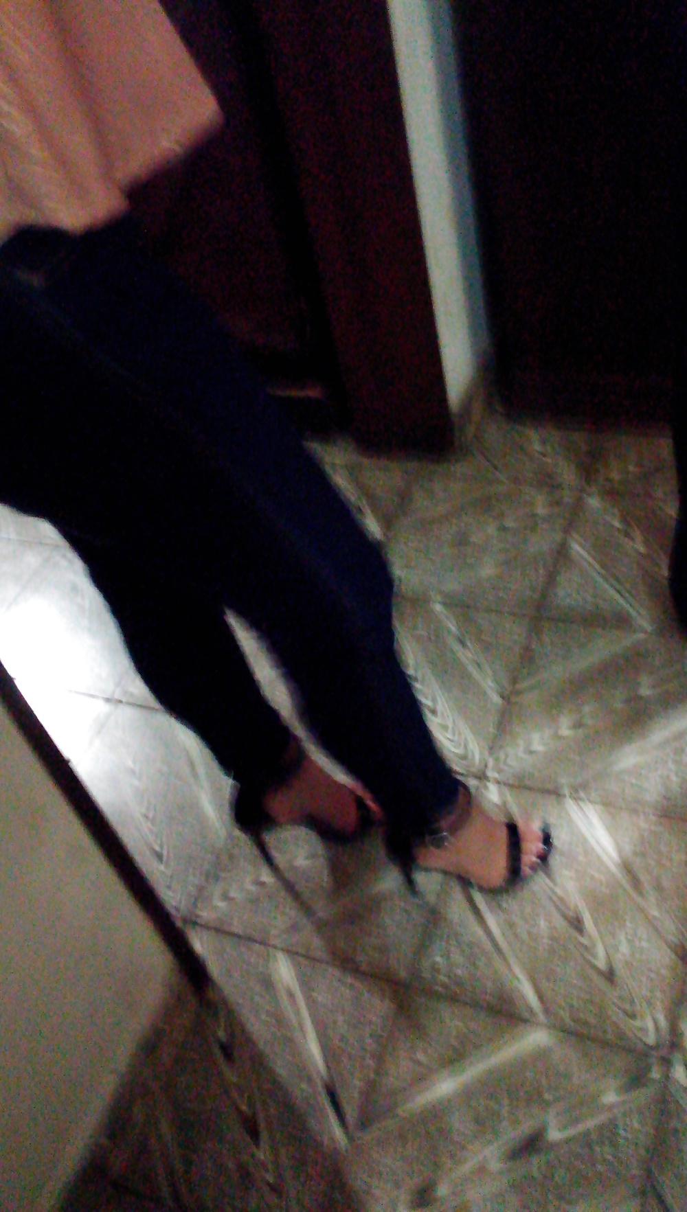 4P Sexy latina feet