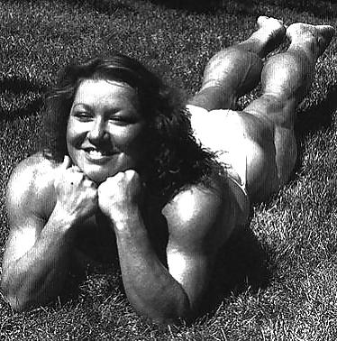 10P Yvonne McCoy - female bodybuilder