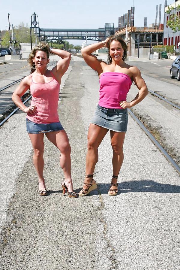 17P Sarah Hayes - female bodybuilder