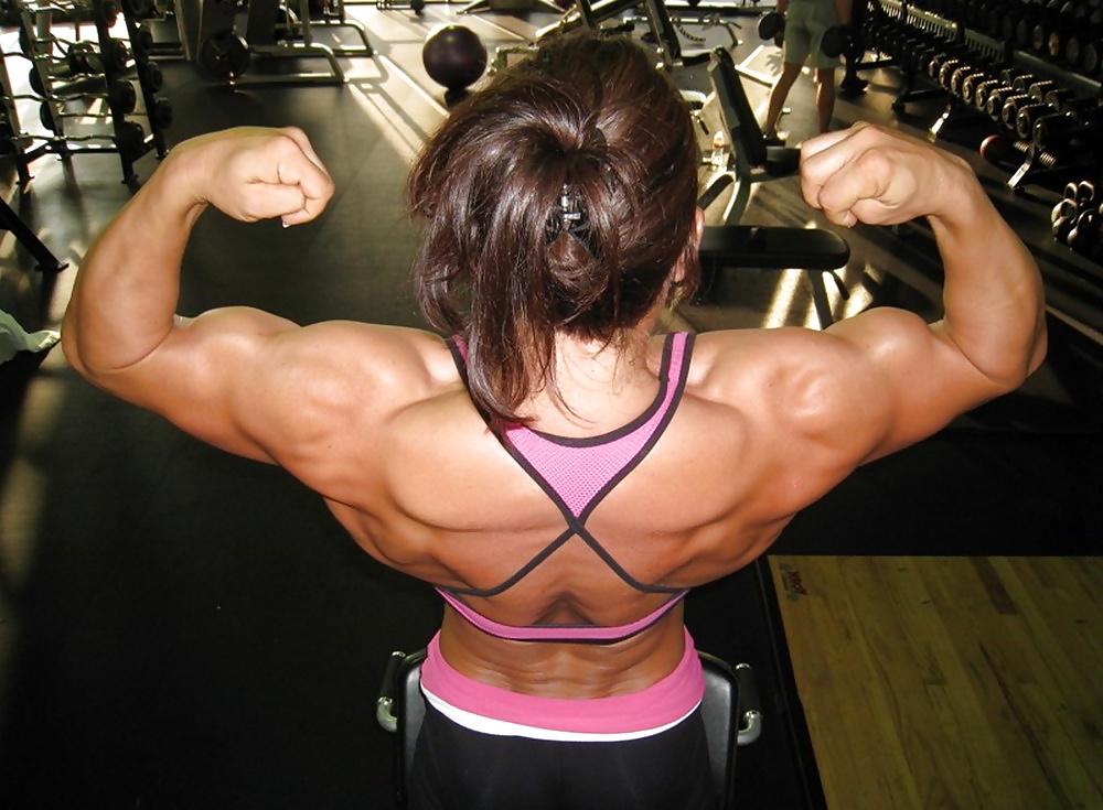 17P Sarah Hayes - female bodybuilder