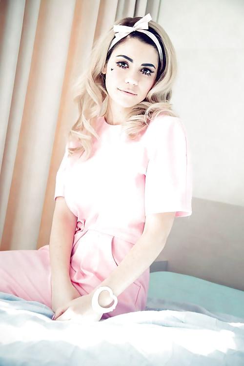 22P Sissy Captions & Crossdressers 2
