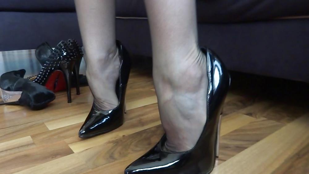 13P Nylonfeet Lady Victoria Valente