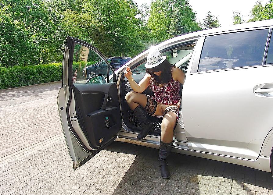 10P Dogging Dame