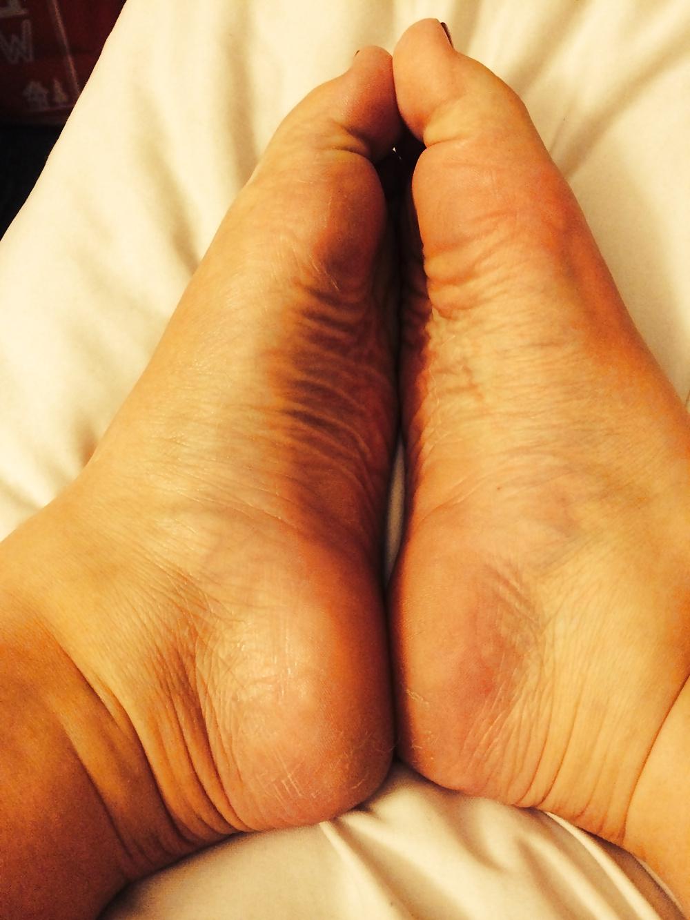 18P BBW Friend's Amature Wrinkly Soles