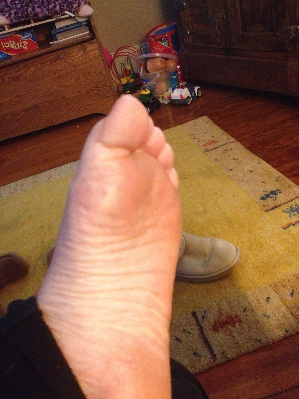 18P BBW Friend's Amature Wrinkly Soles