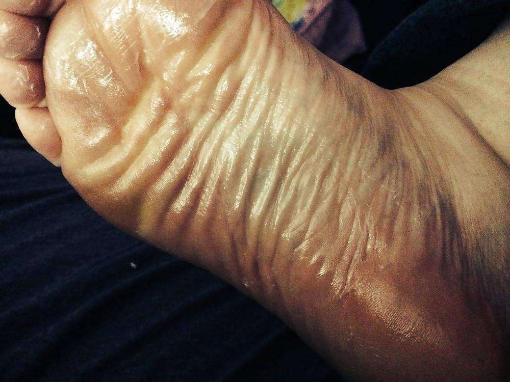 18P BBW Friend's Amature Wrinkly Soles