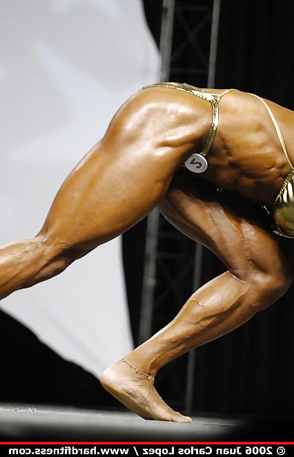 5P Female bodybuilders thighs