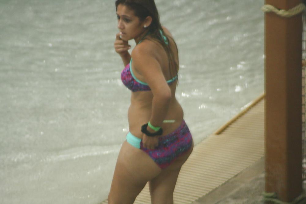 25P Candid water park sluts