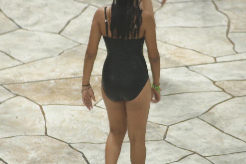 25P Candid water park sluts