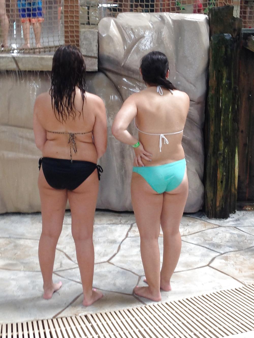 25P Candid water park sluts