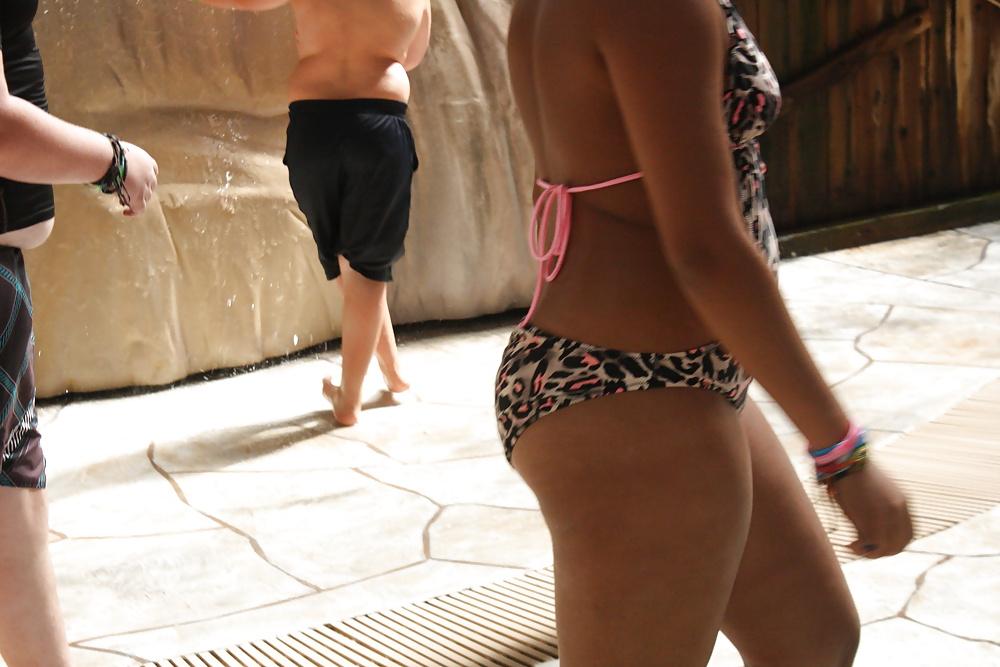 25P Candid water park sluts