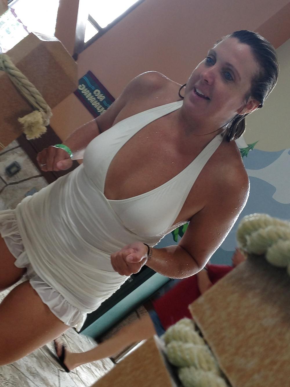 25P Candid water park sluts