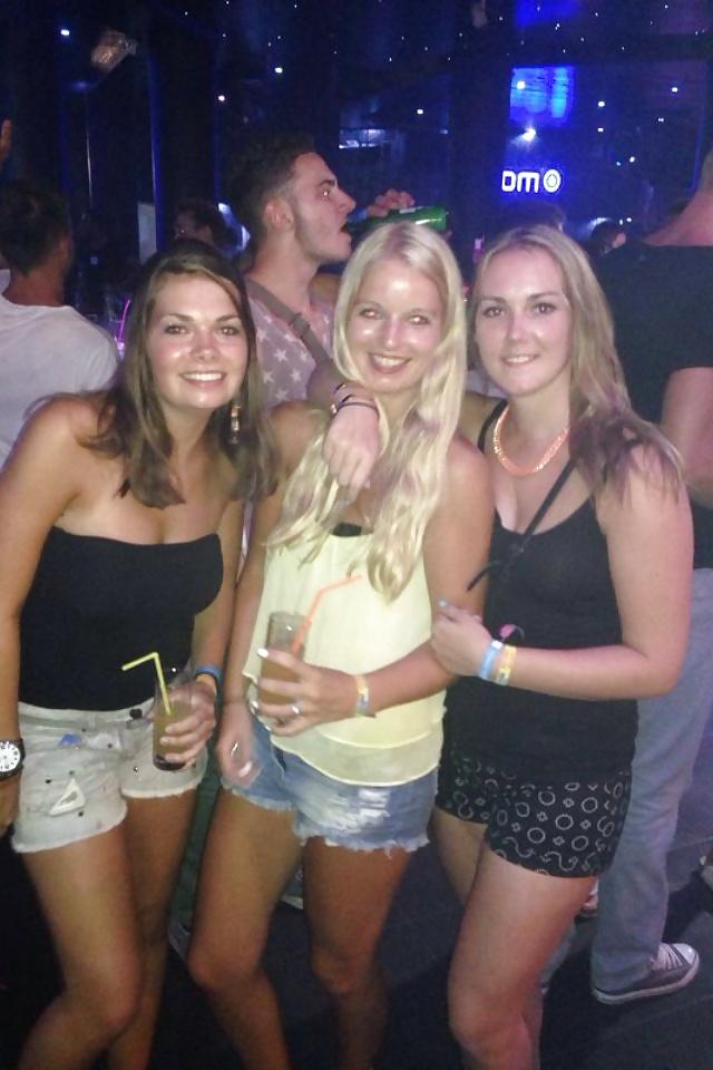 10P Holiday girls
