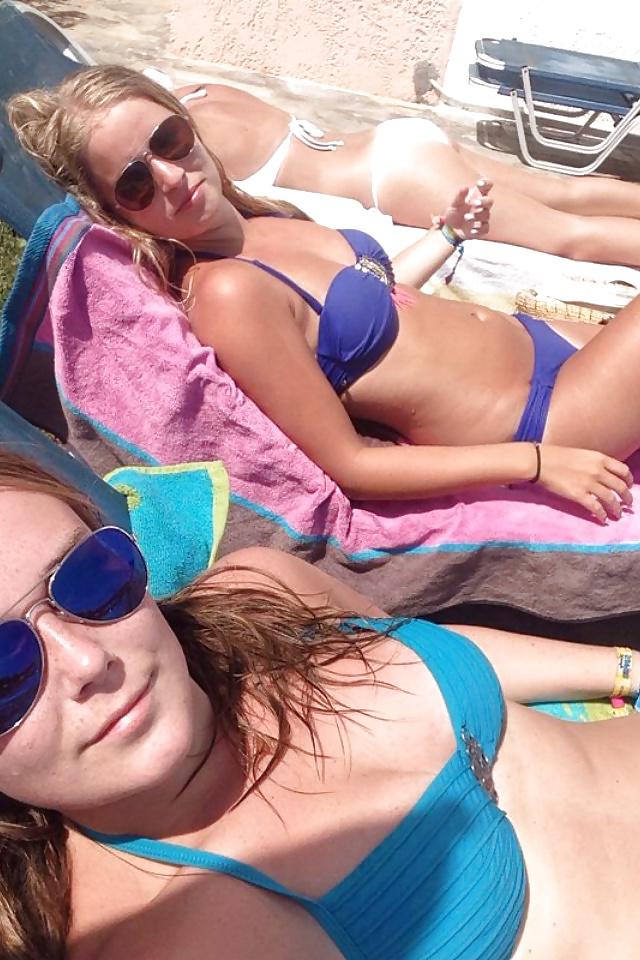 10P Holiday girls