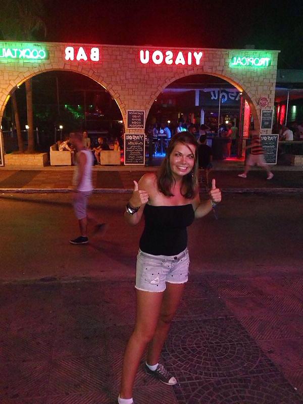 10P Holiday girls