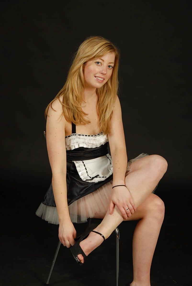 14P Blond bombshell