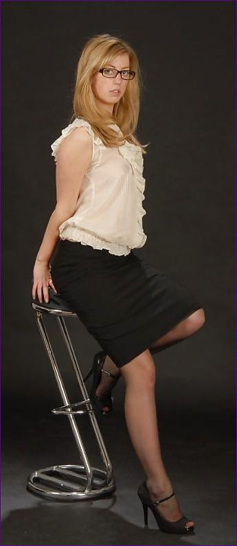 14P Blond bombshell