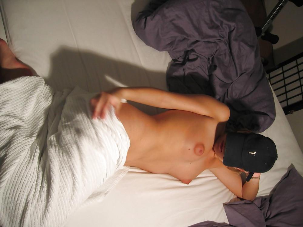 25P GIRL ALONE AT HOME