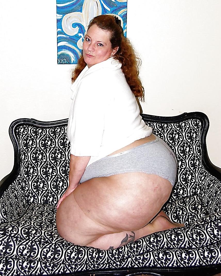 25P Women in panties under pantyhose 15