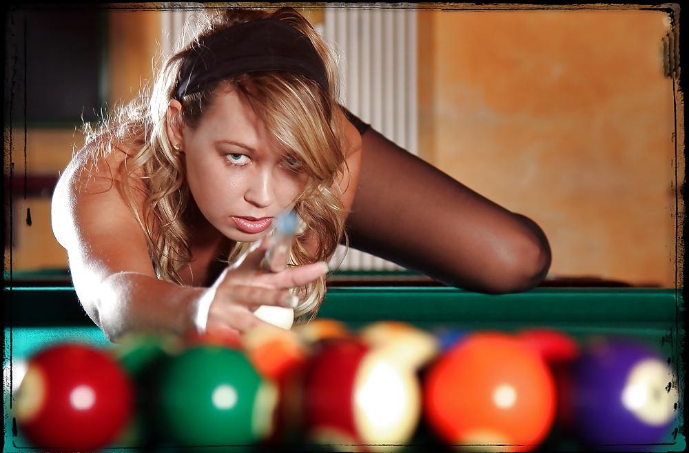 25P Girl in pantyhose playing pool