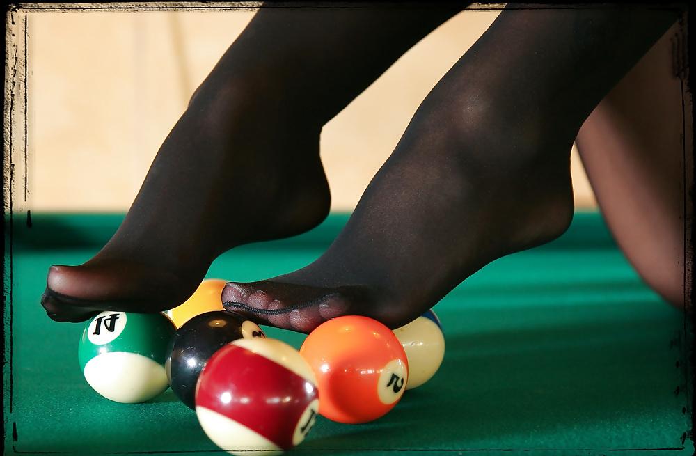 25P Girl in pantyhose playing pool