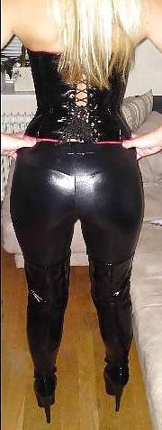 25P Monster Chicks in leather