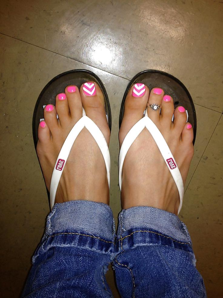 13P Painted nails - toes