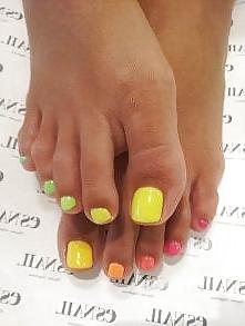 13P Painted nails - toes