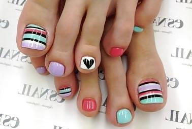 13P Painted nails - toes