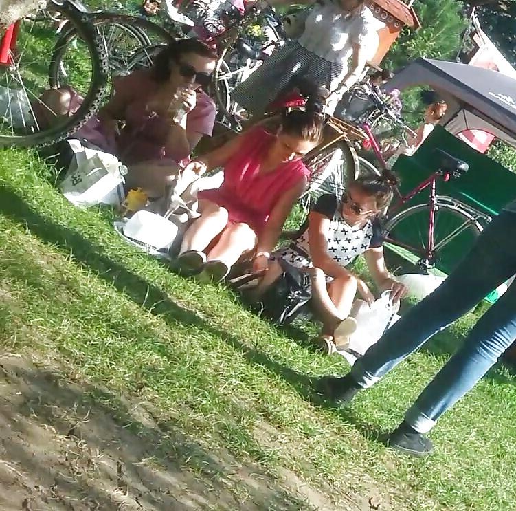 25P Spy girls in grass romanian
