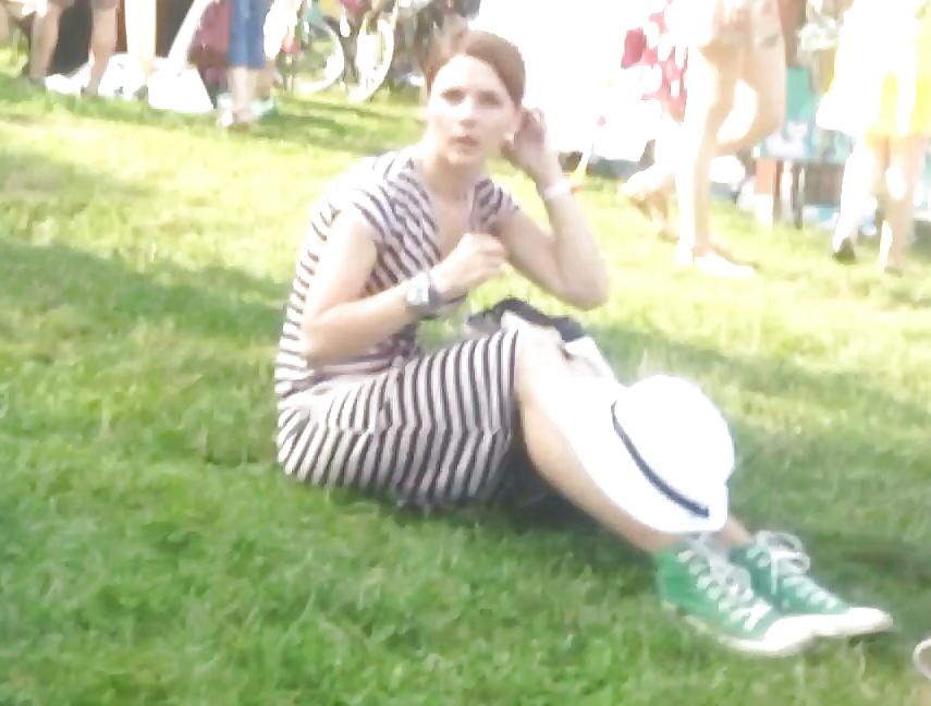 25P Spy girls in grass romanian
