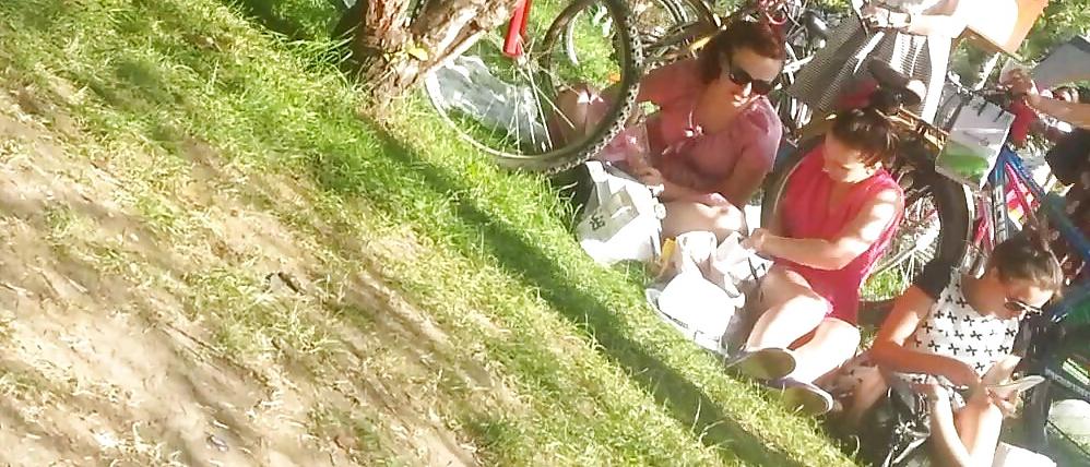 25P Spy girls in grass romanian
