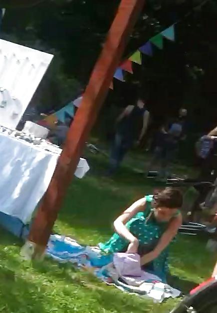 25P Spy girls in grass romanian