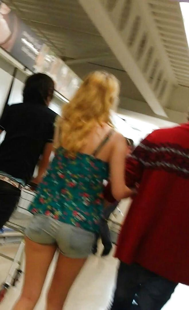 10P Amazing teen ass