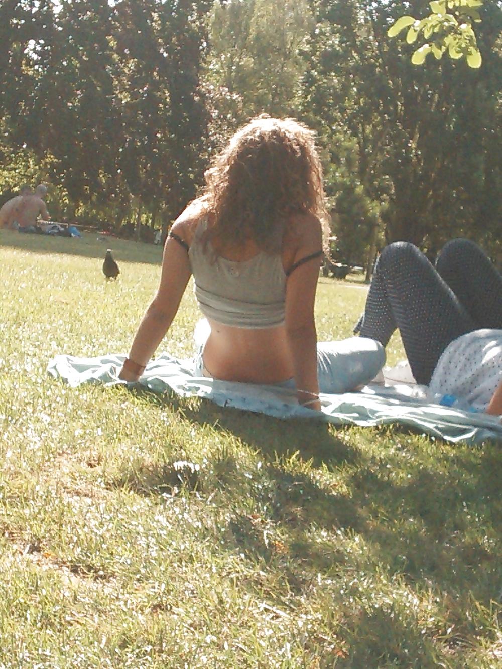 8P Londonperv's Candids 2014 - vol 9 (In the Park)