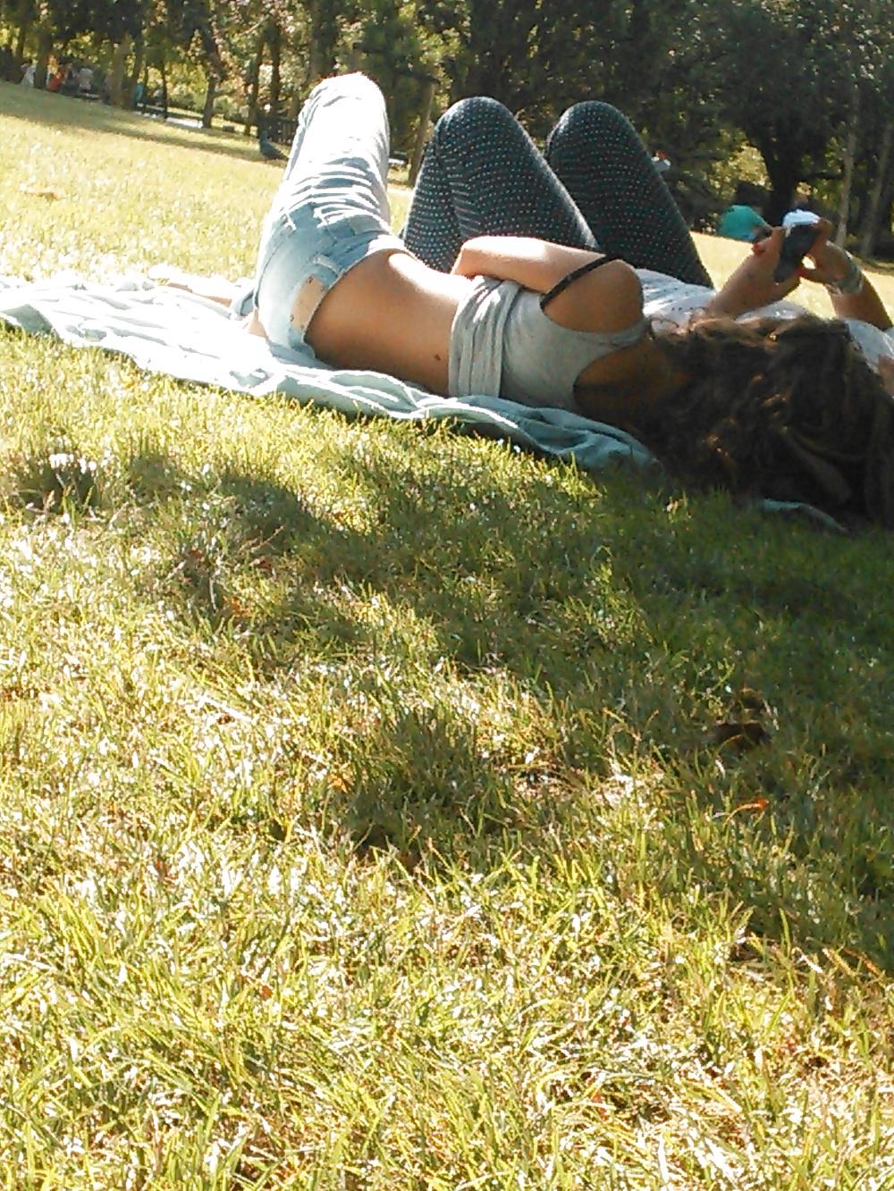 8P Londonperv's Candids 2014 - vol 9 (In the Park)