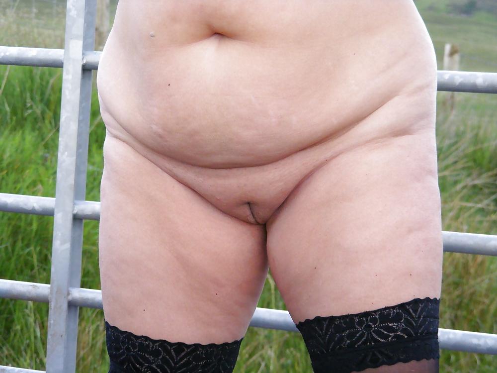 21P Summer outdoors dogging