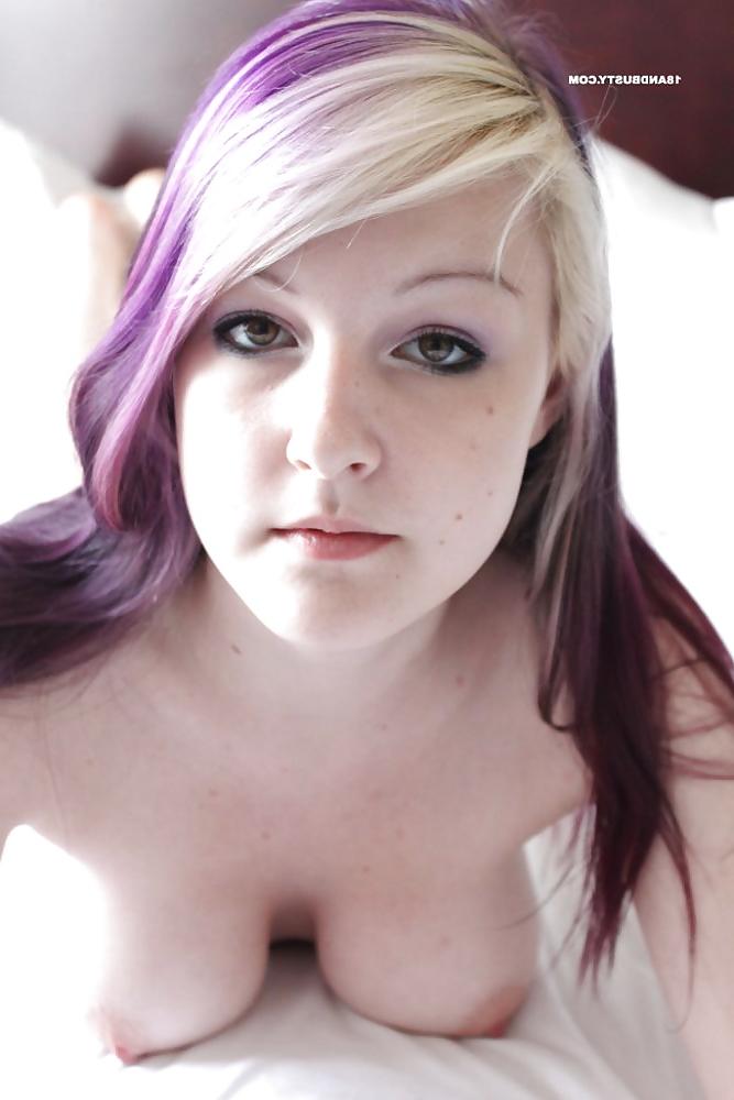 25P Emo Girl (Perfect Body)
